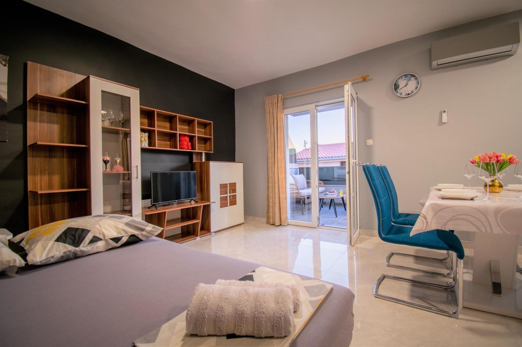 Apartments Hudovernik Baška Voda Buitenkant foto
